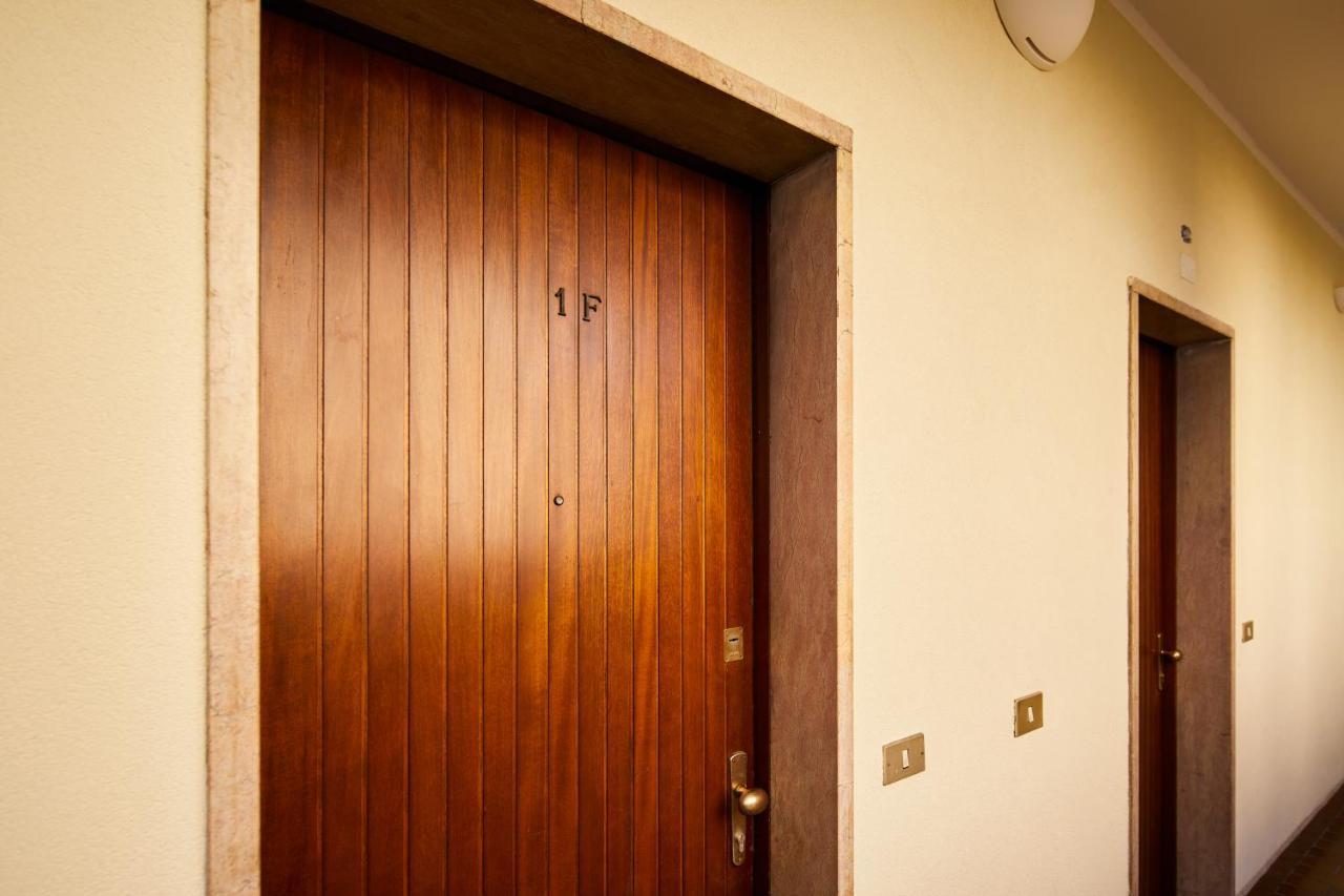 Cenacolo Vinciano-Duomo Luxury Apartment มิลาน ภายนอก รูปภาพ